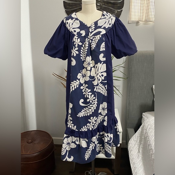 Lucky You Hawaii Muu Muu Midi - Picture 1 of 6